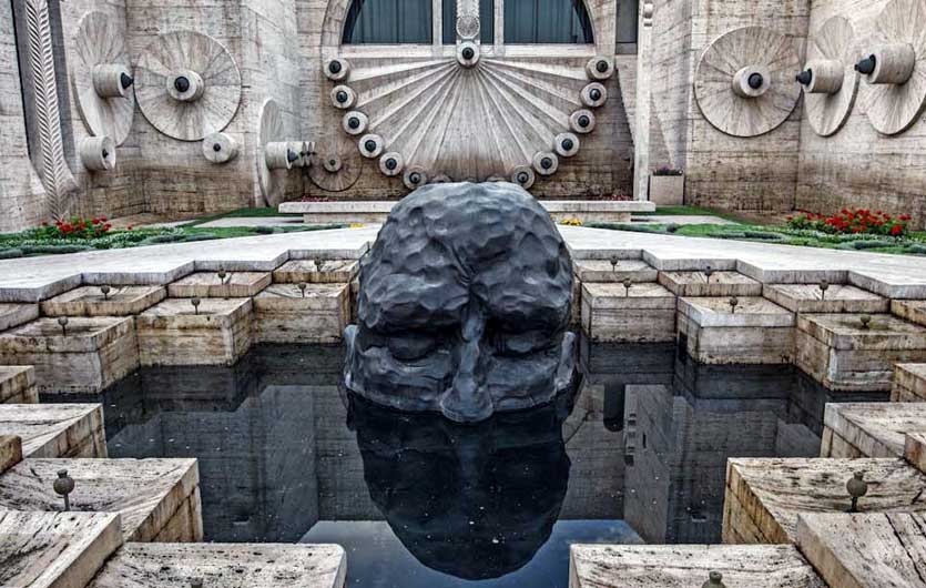 Kaskade Denkmal Jerevan Armenien