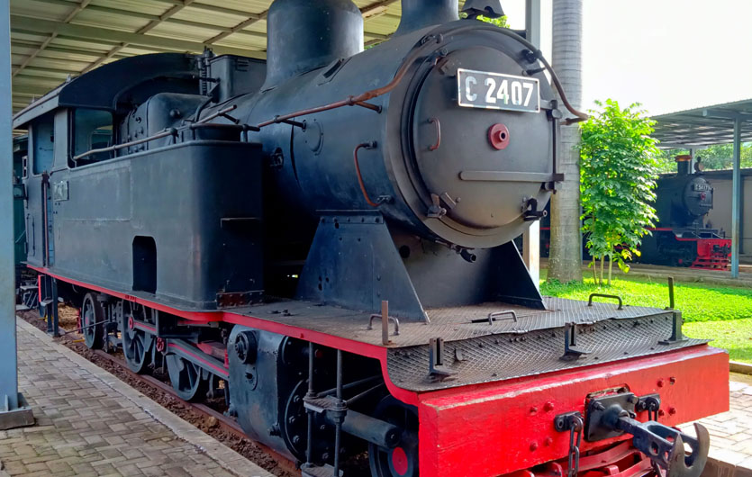 Alte Lokomotive im Museum von Ambarawa