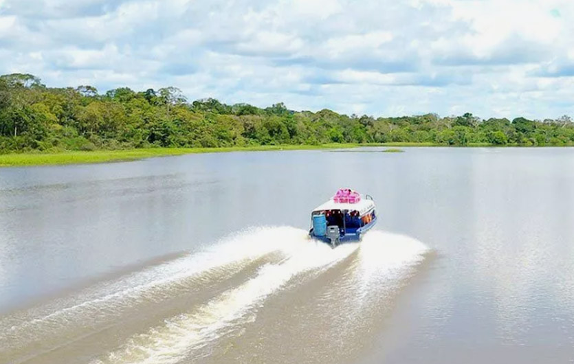 Fahrt zur Ökolodge auf dem Amazonas